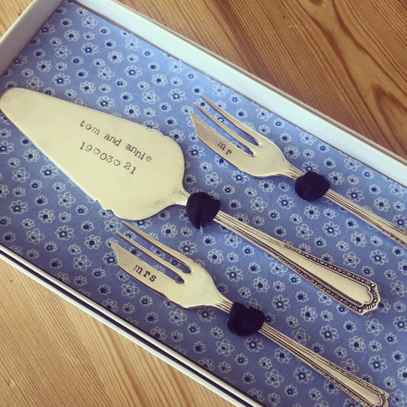 Mr & Mrs - Hand Stamped Vintage Cake Fork Set